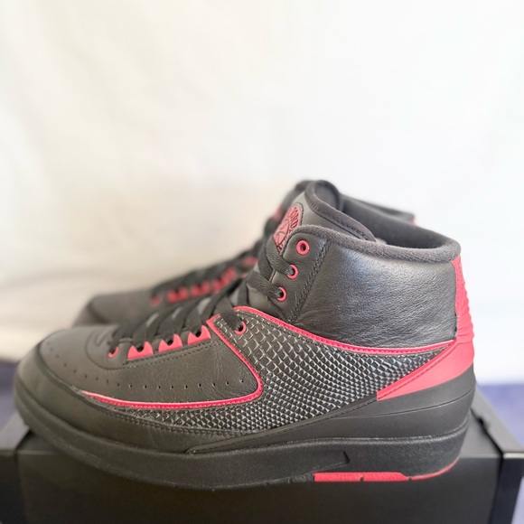 AUTHENTIC Jordan 2 Retro Alternate 87 size 9.5 834274-001 2016 PRE-OWNED - Picture 2 of 8